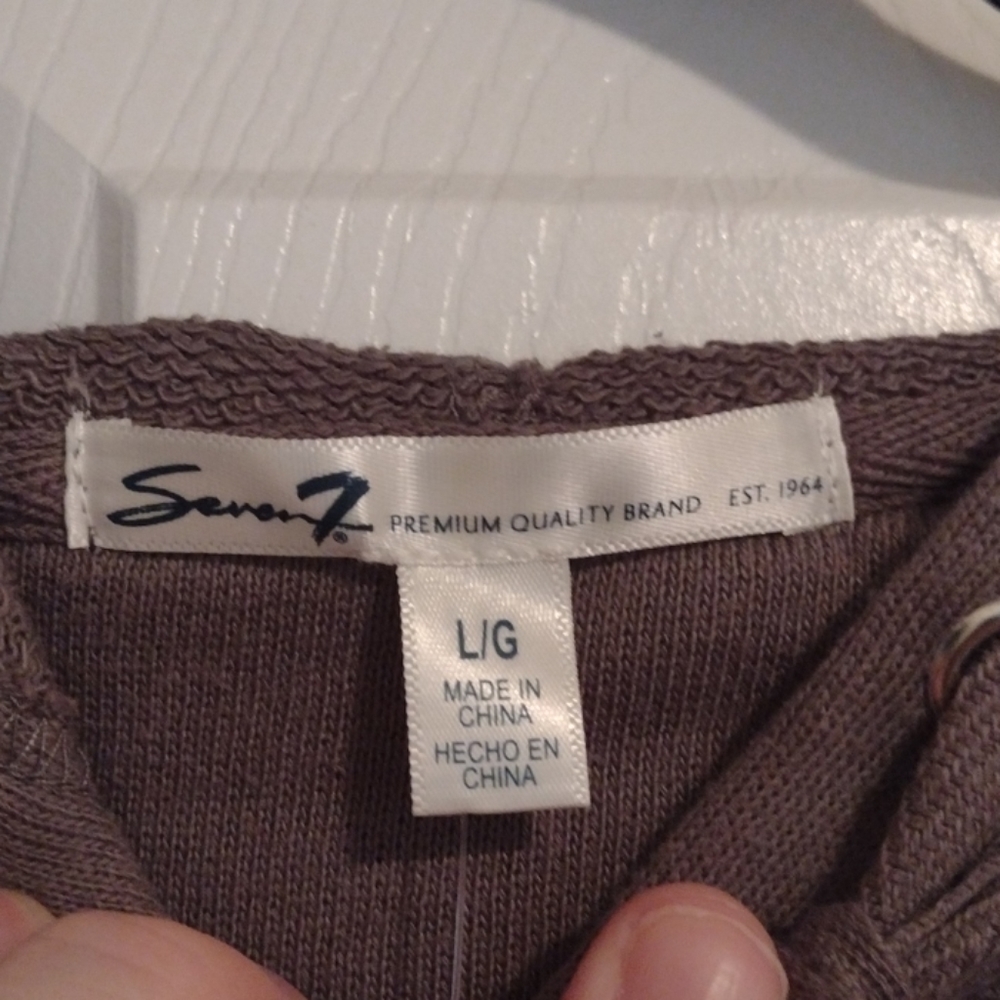 Seven7 Star Hoodie - Picture 4 of 7